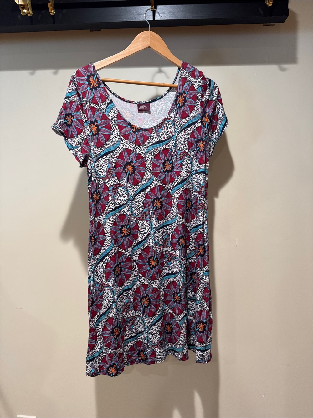 Salaam Short Sleeve Floral Top in Purple & Teal